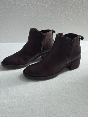 Born Style Reegan Brown Anlke Leather Boots Zipper Closure Womens 6.5 Guc Nice
